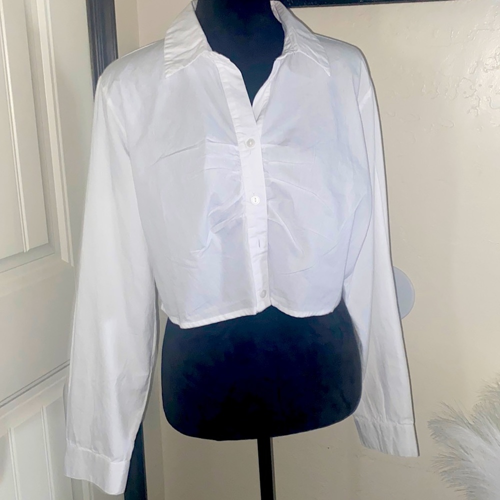 🔥❤️brand new Rue 21 cropped button up blouse🔥🔥